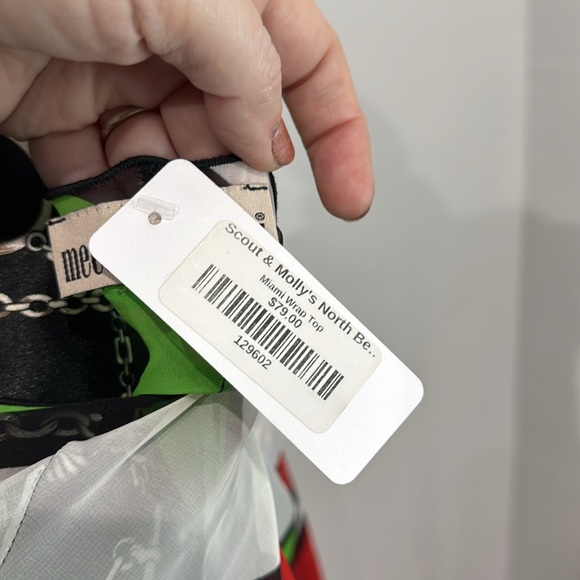 Meet Me in Miami NWT Red Green Black White Color Block Wrap Top One Size - Picture 5 of 7